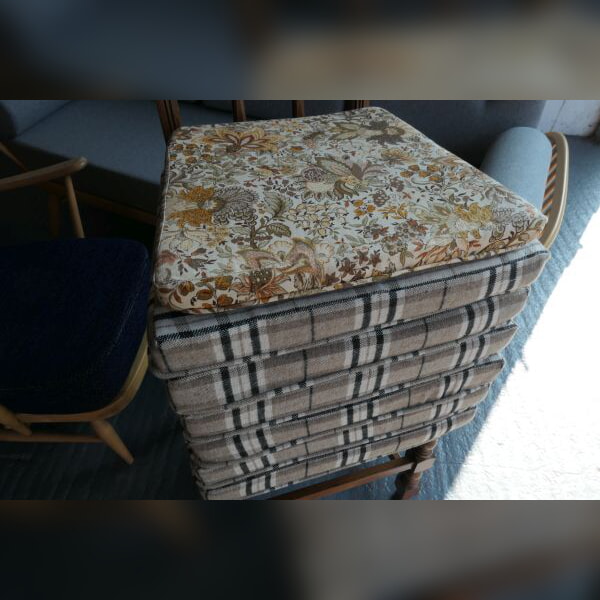 6 Old Colonial Dining Seats out to Preston